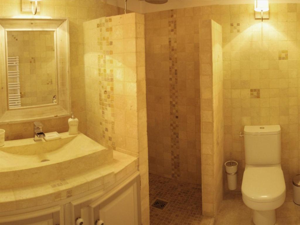 Mas Dansavan Chambres D'Hotes Oppede Bagian luar foto