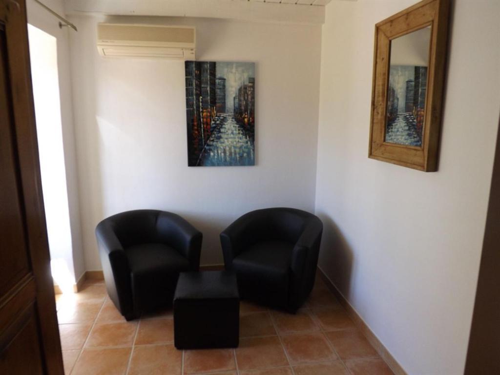 Mas Dansavan Chambres D'Hotes Oppede Bagian luar foto