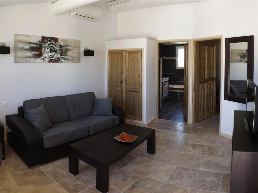 Mas Dansavan Chambres D'Hotes Oppede Bagian luar foto